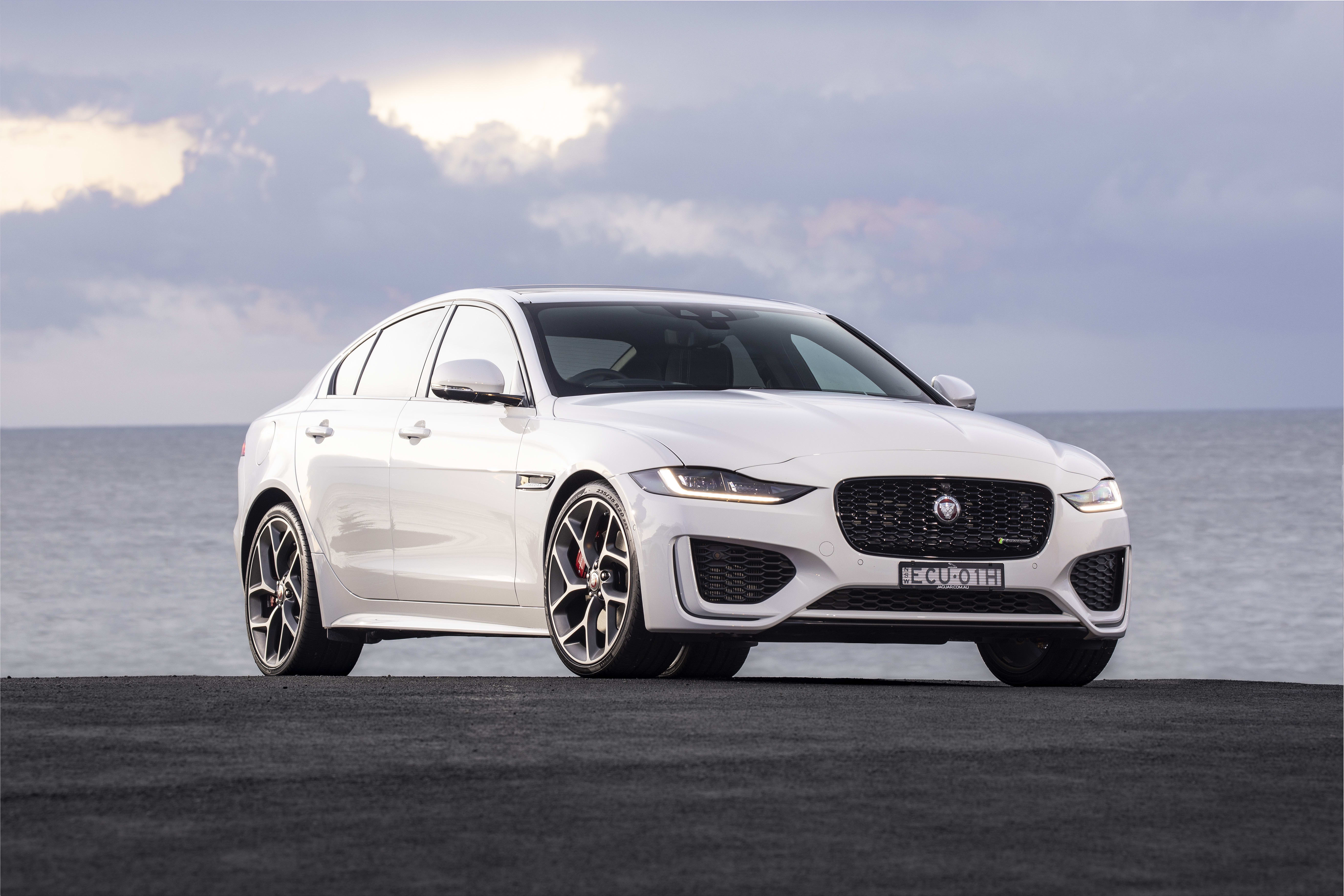 Jaguar xe hybrid 2020 hotsell